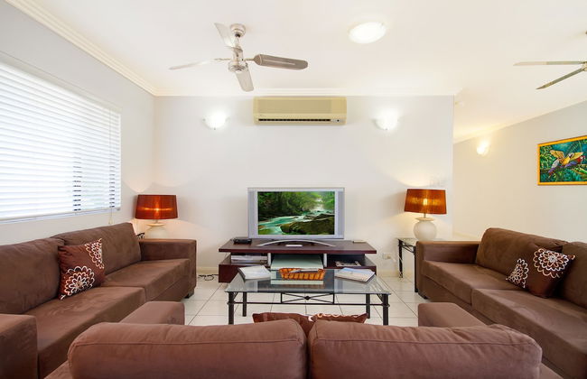 The Mediterranean Beachfront Apartments - Foto 26