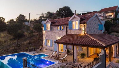 Stone Villa Cara d Oro - Heated Infinity Pool & Views - Photo 3