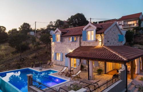 Stone Villa Cara d Oro - Heated Infinity Pool & Views - Photo 3