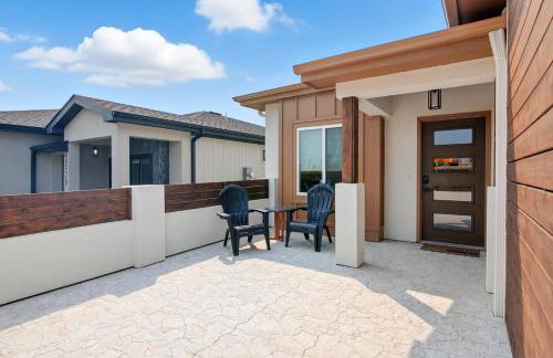 Brand New Cool Comfy Lawrence Retreat Duplex - Photo 4