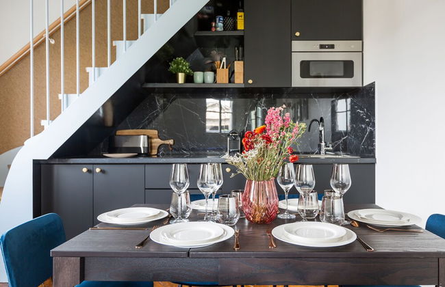 Luxury 2 Bedroom Duplex - Beautiful Monument View - Photo 12