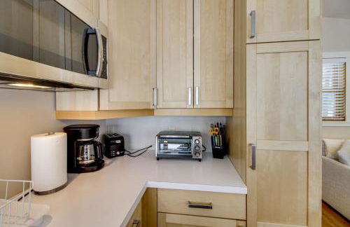 Cozy Rice Lake Cabin with Balcony and Grill and Views - Photo 9