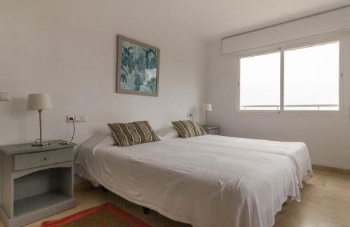 Modern apartment with pool on the beachfront in Marbella by SharingCo - Photo 13