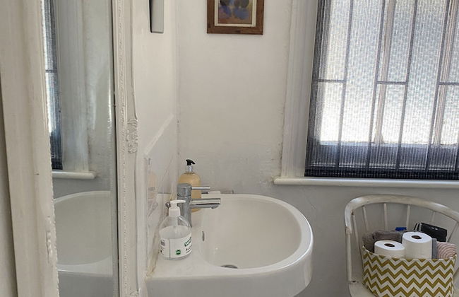 Stunning 2-bed Apartment Above Schooners Bar - Foto 23