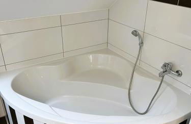 OVERNIGHT No6 - Modern Cozy, Loggia, Badewanne - Foto 28