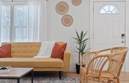 Bright Renovated ATX Home with Yard and Cowboy Pool - Foto 14