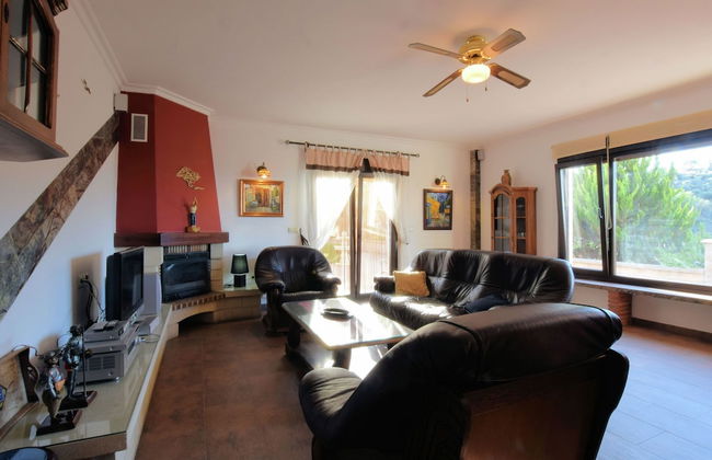 Independent Villa With Private Pool on an Estate in Sayalonga Costa del Sol - Photo 4