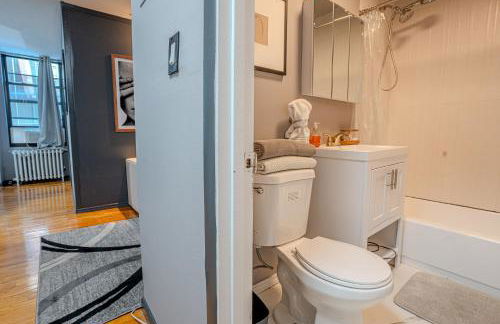 Stylish 3BD Near Empire - Foto 14