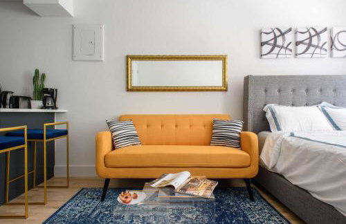 1597-3 Studio Upper East Side Apt W&D in unit - Photo 6