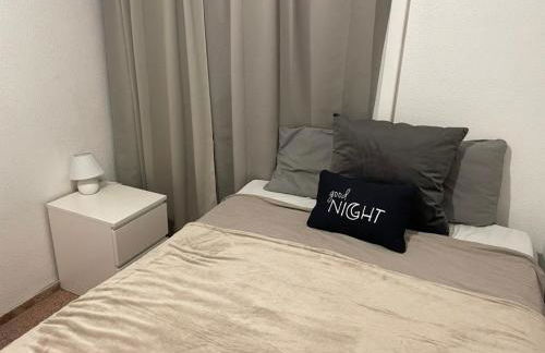 Piso Grande Amplio para grandes grupos 4 Dormitorios 2 baños,Asc 4AC y WIFI - Photo 34