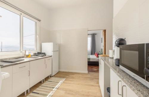 Coastal São Vicente Mountain & Sea View Hideaway with Free Parking - Foto 26