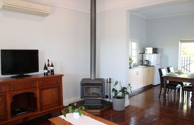 Vineyard Cottage at Upper Reach Winery - Foto 8