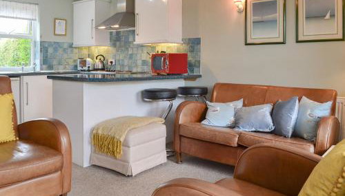 Overland Cottage - Photo 1