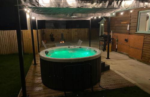 Rose barn hot tub holidays in the Cotswolds - Foto 21