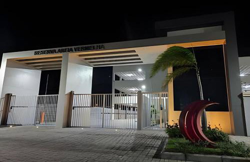 Apartamento na praia, 2 quartos e área de lazer - Foto 20