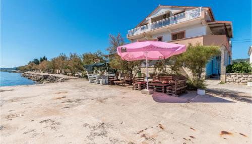 1 Bedroom Amazing Apartment In Nevidane - Foto 2