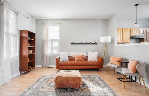 Cozy Downtown Escape Hot tub and Modern Touches - Foto 1