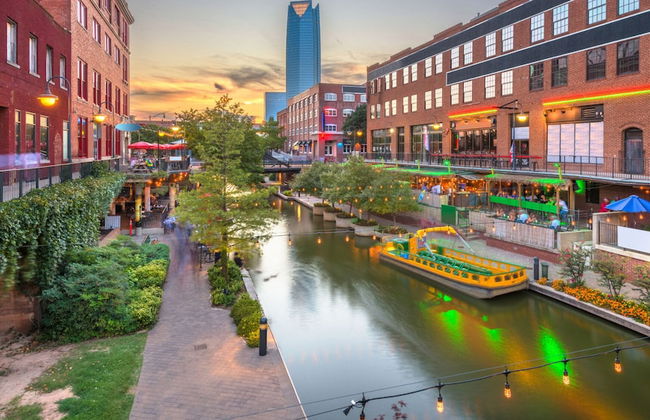 Renovated 2BR Near Paseo With Wifi Smart TV 31B - Photo 40