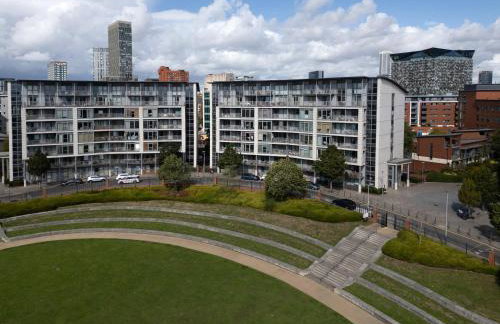 Vista Verde - Luxury City Penthouse 2BR - Sleeps up to 6 - Parking - Photo 62