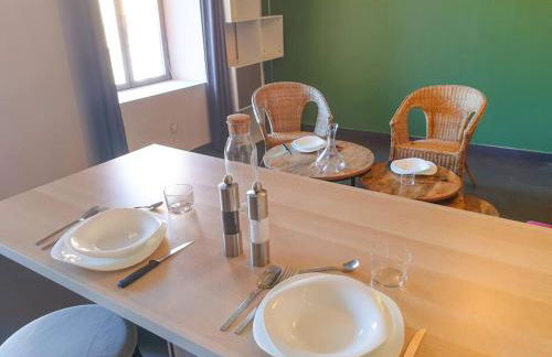 Spacieux Appartement au Calme 15min sud de Lyon proche Métro et Gare Confluence Aquarium Gerland - Foto 9