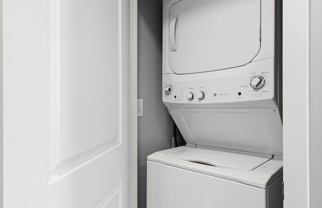 Furnished Apartments near Encore Boston - Photo 64