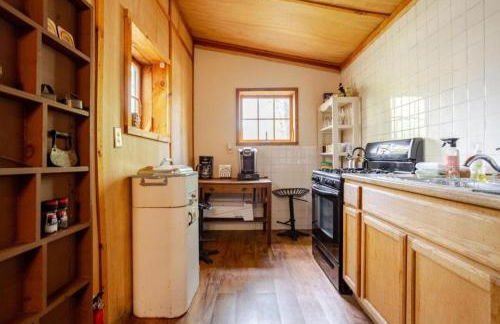 Two-Person Retreat on Horse Farm in Lee, New Hampshire - Photo 4