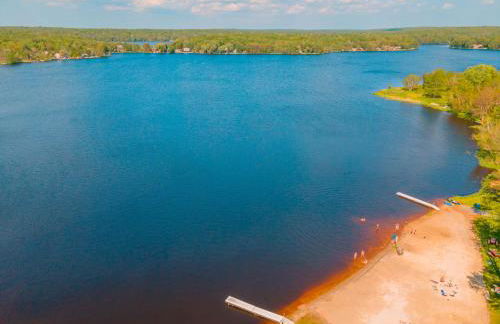 Pocono Lake Escape, includes Golf Cart, Firepit - Foto 67