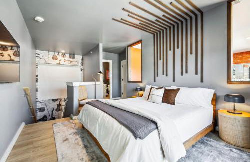 The Rhythm and Rooftop Penthouse Walk To Broadway with Pool and Amazing Views - Foto 37