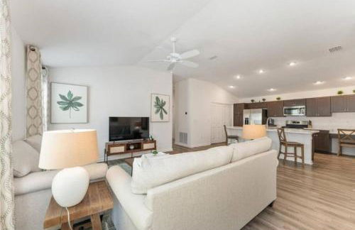 Large 3 bedroom with Pool and Golfcart - Foto 18