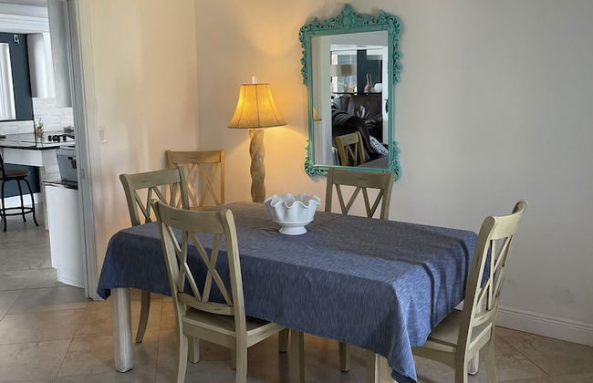 Luxury Waterfront Home With Pool 3 Bedroom Home by RedAwning - Foto 24