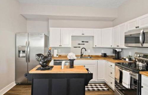 Chic 6BR Retreat:10 beds 3.5 Baths for Groups*ste - Foto 10