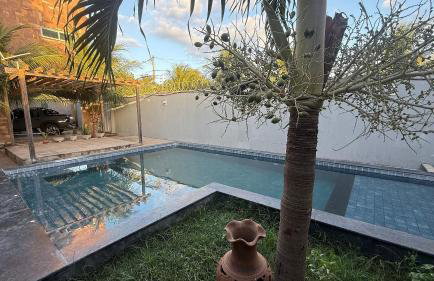 Espaçosa casa com Piscina para até 15 hóspedes - Foto 8