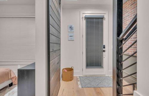 New 2 Luxe Townhomes with Rooftops Sleeps 24 - Foto 24