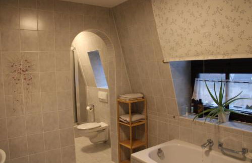 Stadtvilla Apartment mit Schlossblick - Foto 12