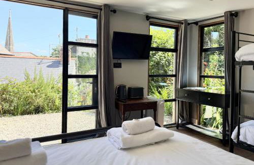 Luxury Cornish Cottage & Modern Cabin with Garden, Central St Agnes - Foto 32