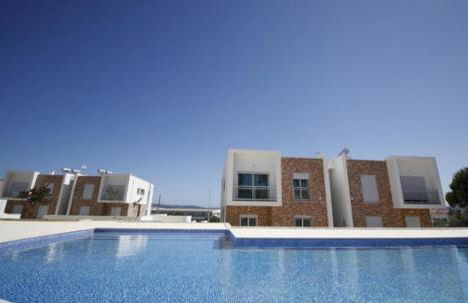 Silver Coast Holiday - Photo 1