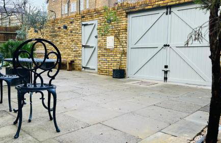 Entire house with garden 5 mins from the tube - Foto 8