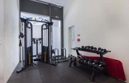 Soft Modern Flat With Pool & Gym by LovelyStay - Photo 45