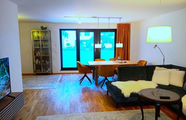 City Center Modern Retreat - Photo 6