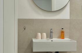 Omis apartment - near beach and town center, ground floor with small garden - Foto 25