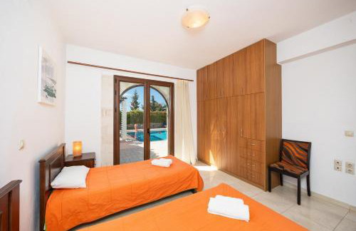 Villa Nikolas Large Private Pool AC WiFi - Photo 24