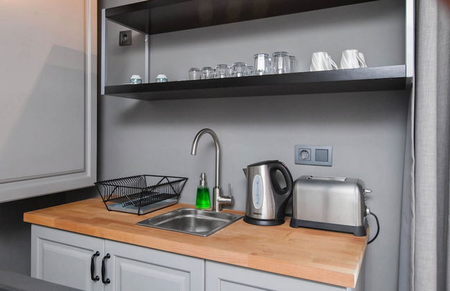 3 Bedrooms Apartment w Sea View and Terrace - Photo 17