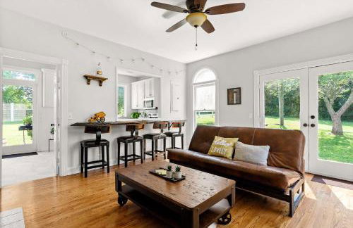 Colonial Manor - Photo 25