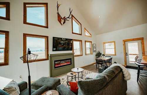 New Cabin Pet Friendly With A Game Room And King Beds - Foto 35