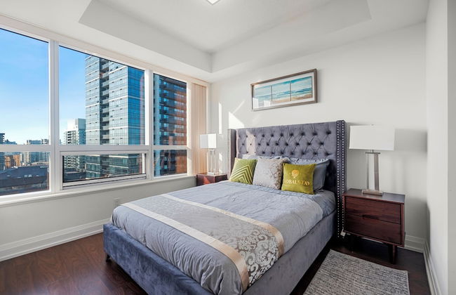 Modern Apartments in North York - Photo 51