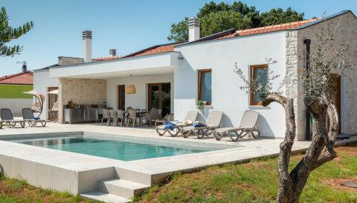 Villa San Zusto, 1600 m2 plot area, heated pool with hydromassage zone - Foto 5