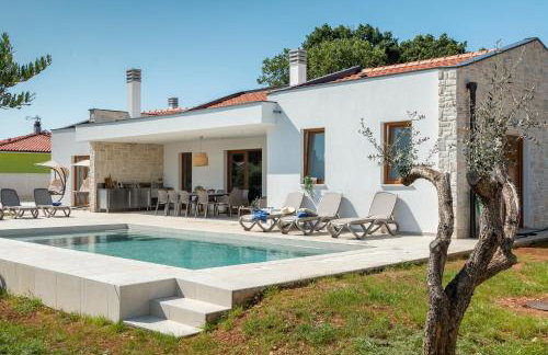 Villa San Zusto, 1600 m2 plot area, heated pool with hydromassage zone - Foto 5