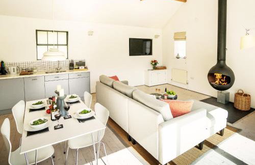 The Workshop by The Suffolk Cottage Collection - Photo 15