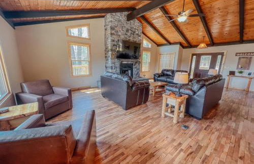 The Lodge at Hocking Hills - 2 Hot Tubs - 6 acres - Lake access - Photo 7