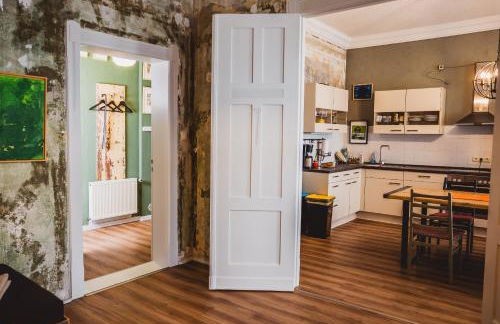 Charmanter Altbau zwischen Altstadt und Klinikum mit Parkplatz - Foto 32